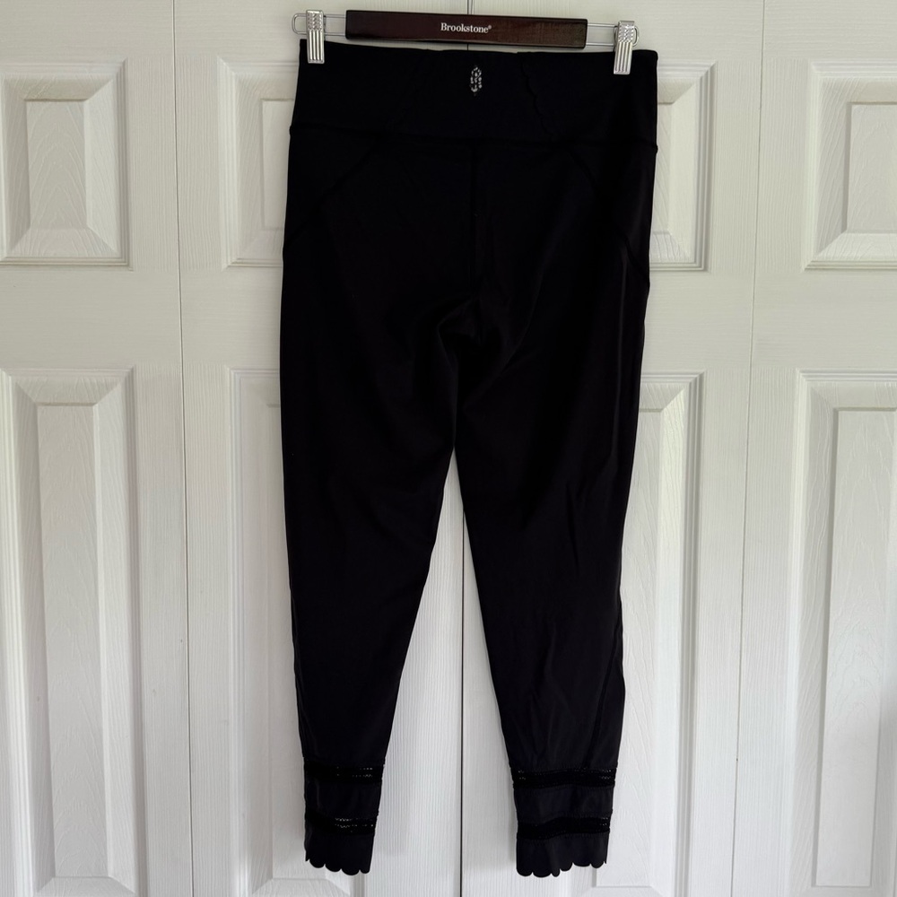 Free People Movement Genesis Scalloped Cropped Leggings Black Medium